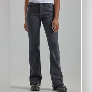 Wrangler High Rise Fierce Flare Washed Black Jeans Pants Womens Size 10 x 32 NWT